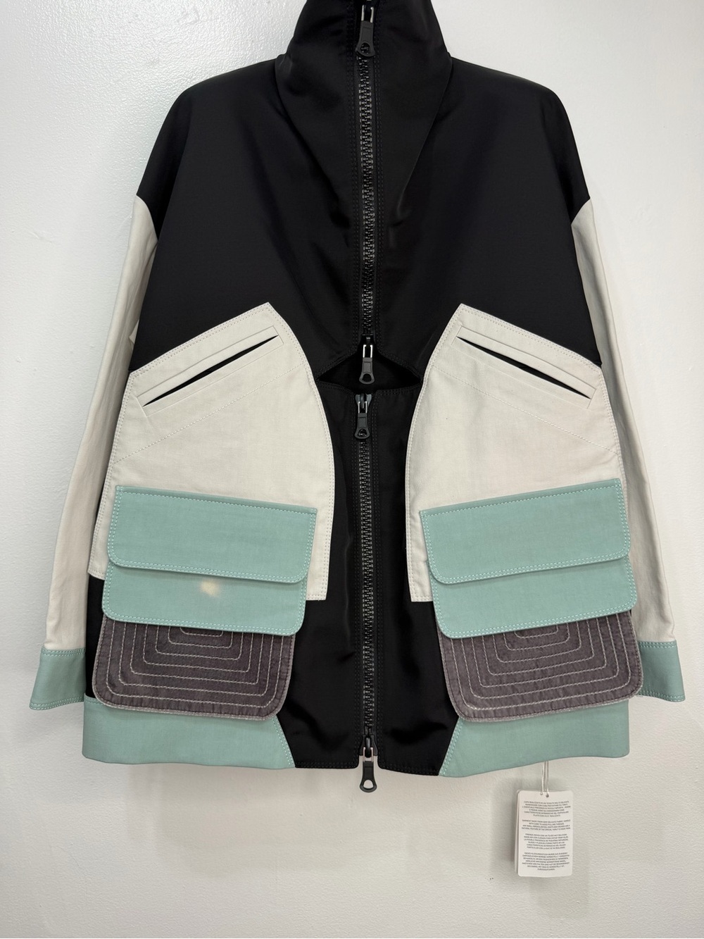 NWT VALENTINO GARAVANI
Panelled Jacket - Picture 9 of 17